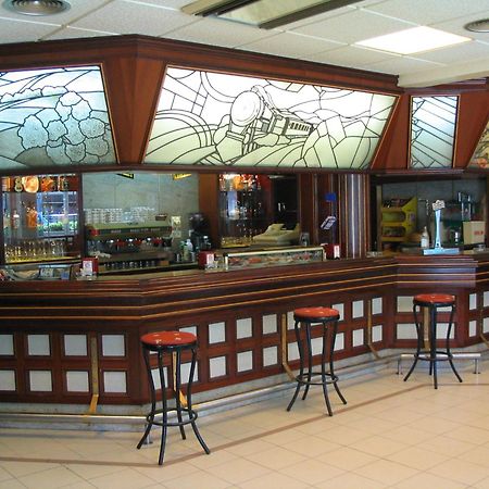 Hotel Isabel Isla Plana レストラン 写真